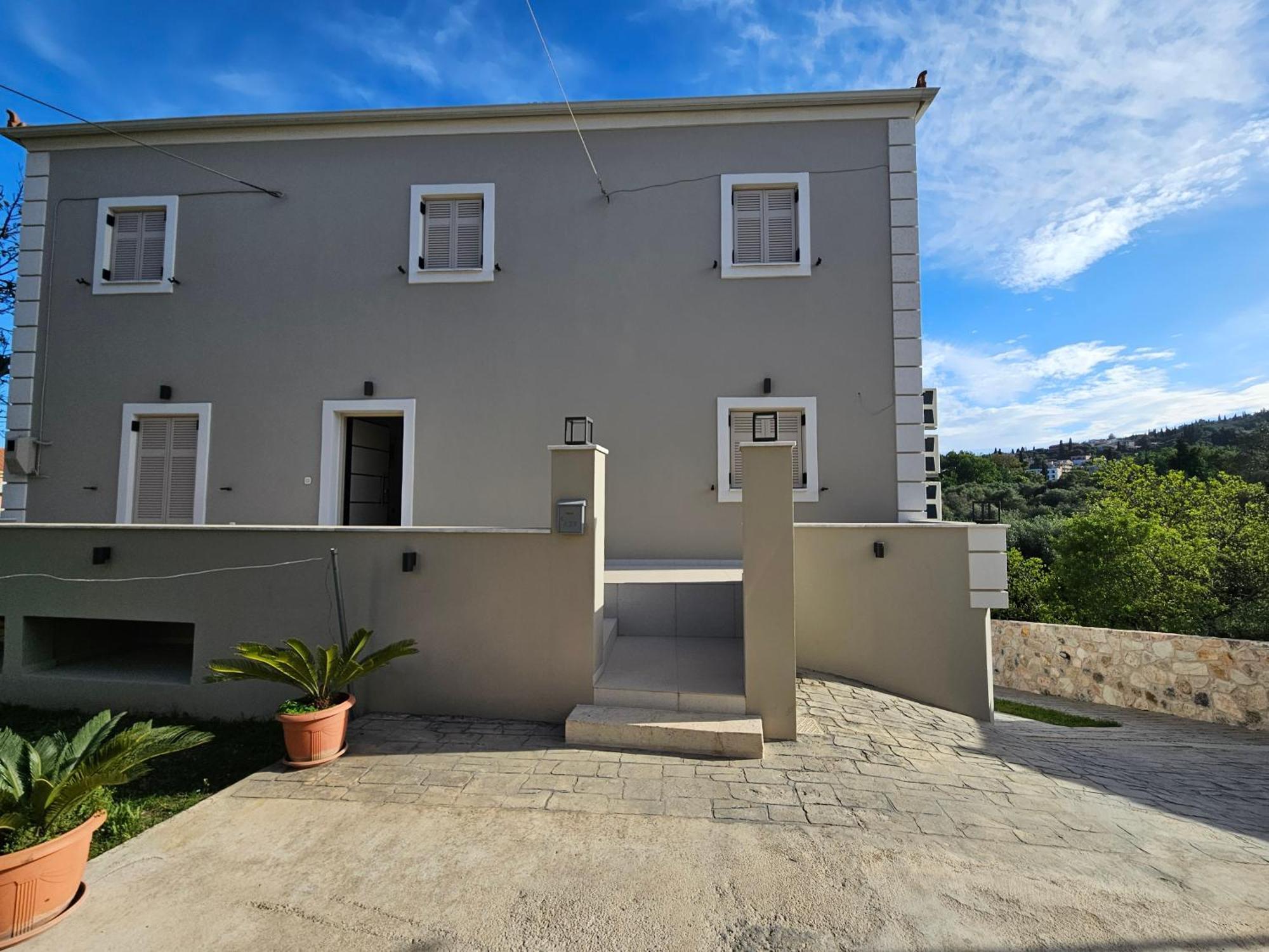 Apartmán Grey Luxury House Ypsos Exteriér fotografie