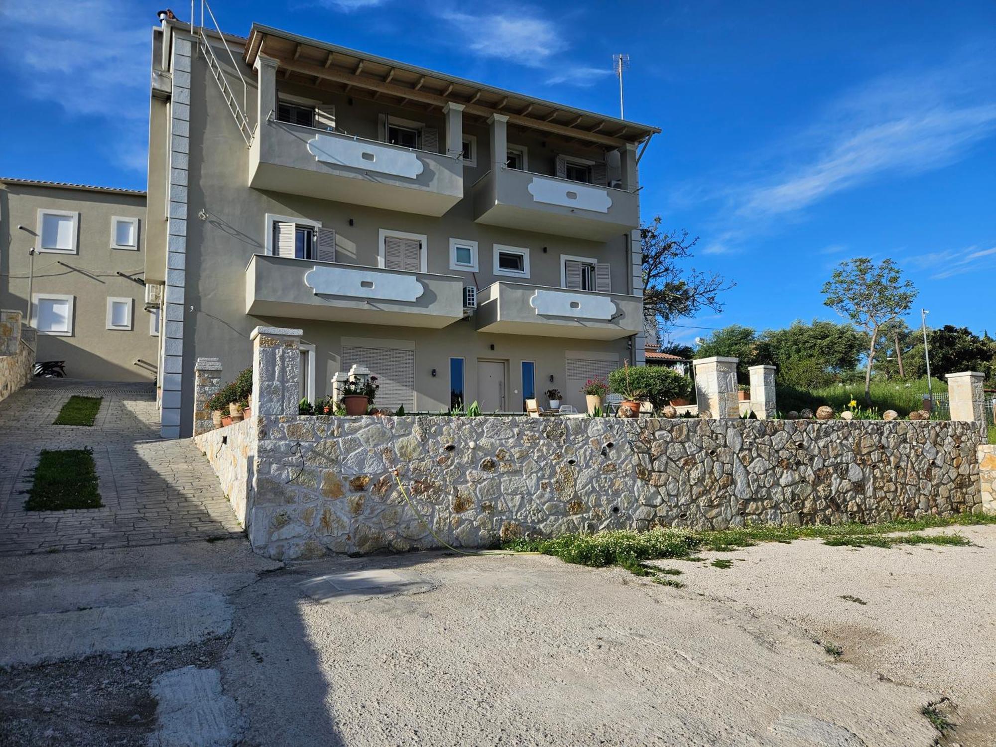 Apartmán Grey Luxury House Ypsos Exteriér fotografie